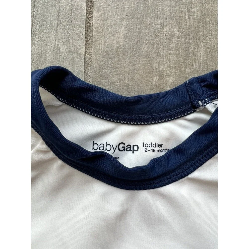 Set Lot of 2 Baby Gap Boys Toddler Rash Guard Shirt Short Sleeve Swim Top 12-18m